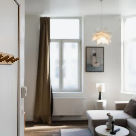 Lovely 1br & 1lr Apartment, Only 15 Min Walk To Center Гент