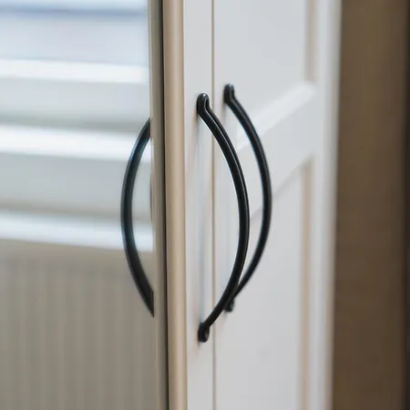 Lovely 1br & 1lr Apartment, Only 15 Min Walk To Center Daire Gent