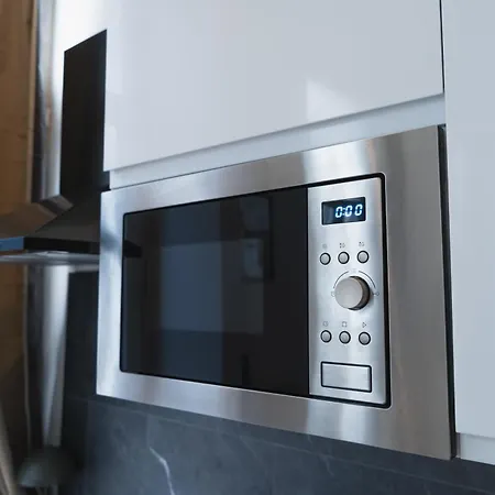 Daire Lovely 1br & 1lr Apartment, Only 15 Min Walk To Center