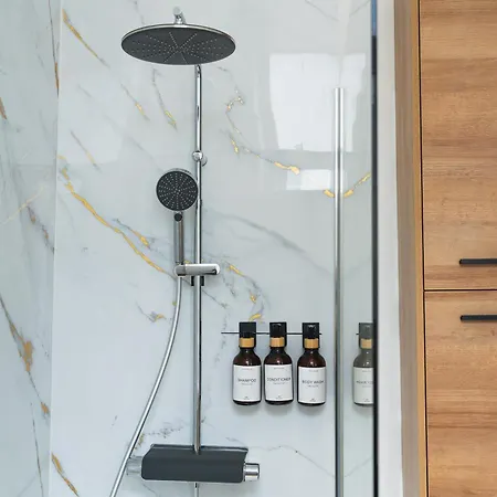 Lovely 1br & 1lr Apartment, Only 15 Min Walk To Center Gent